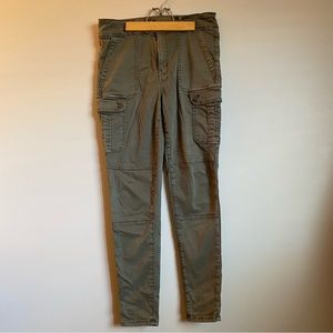 American Eagle. Khaki pants. Size 10. Regular length. Super stretch. High waist.